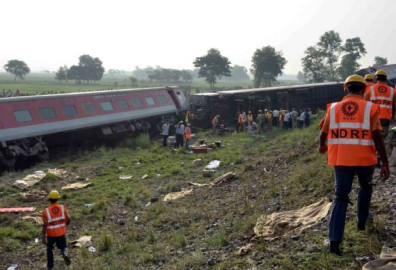 Deja al menos 13 heridos al descarrilar un tren en el norte de la India