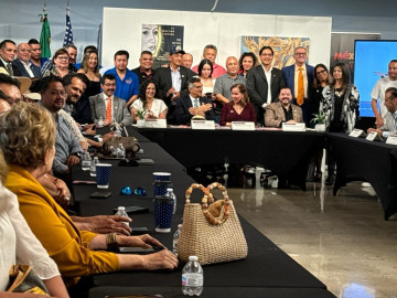 Sostiene Américo encuentro con migrantes tamaulipecos en Houston