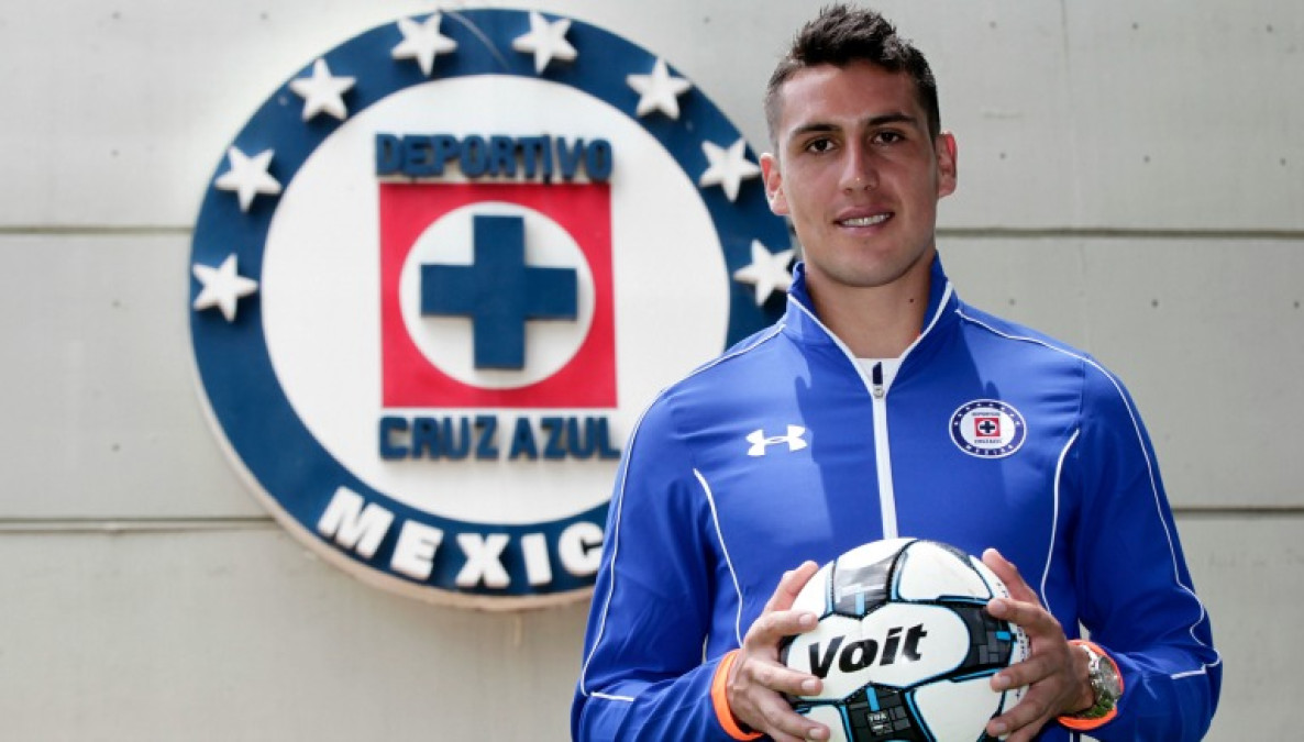 Enzo Roco dejaría Cruz Azul para regresar a Chile