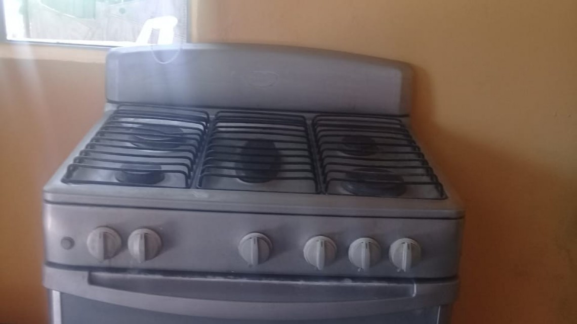 Construyen casa a Don Manuelito, adulto mayor con discapacidad