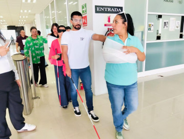 Participa personal de la Secretaría de Obras Públicas en taller ´Te presto mis zapatos´