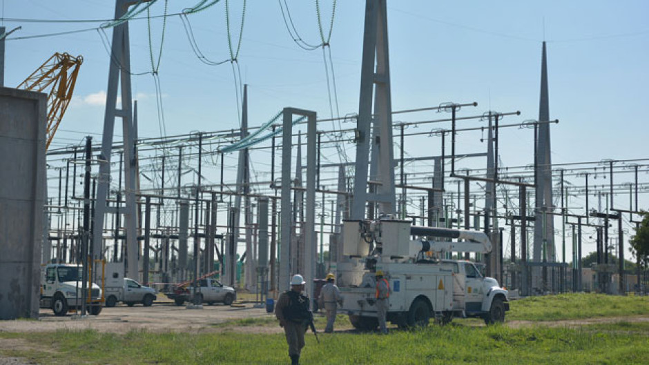 Restablece CFE servicio Tamaulipas y Nuevo León 