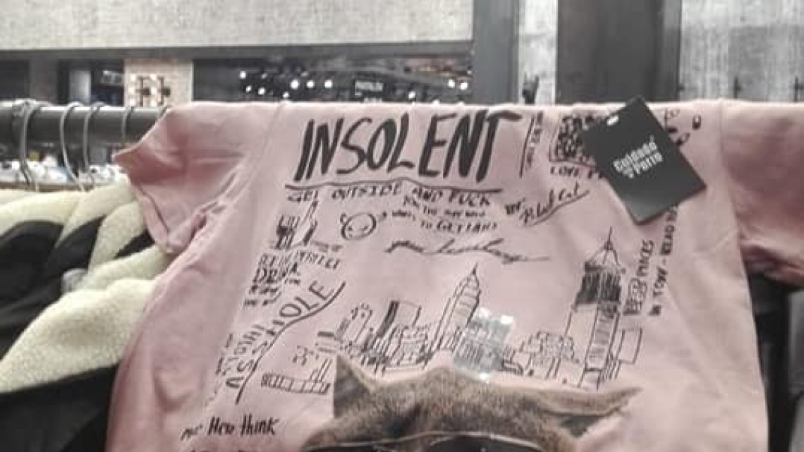 Cuidado con el Perro se disculpa y retira playeras que incitan violencia contra mujeres