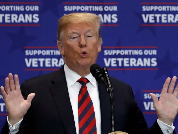 Frenan desclasificación de documentos en trama rusa