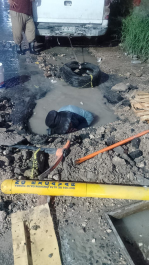 Atendió COMAPA fuga de agua potable en la colonia Los Muros