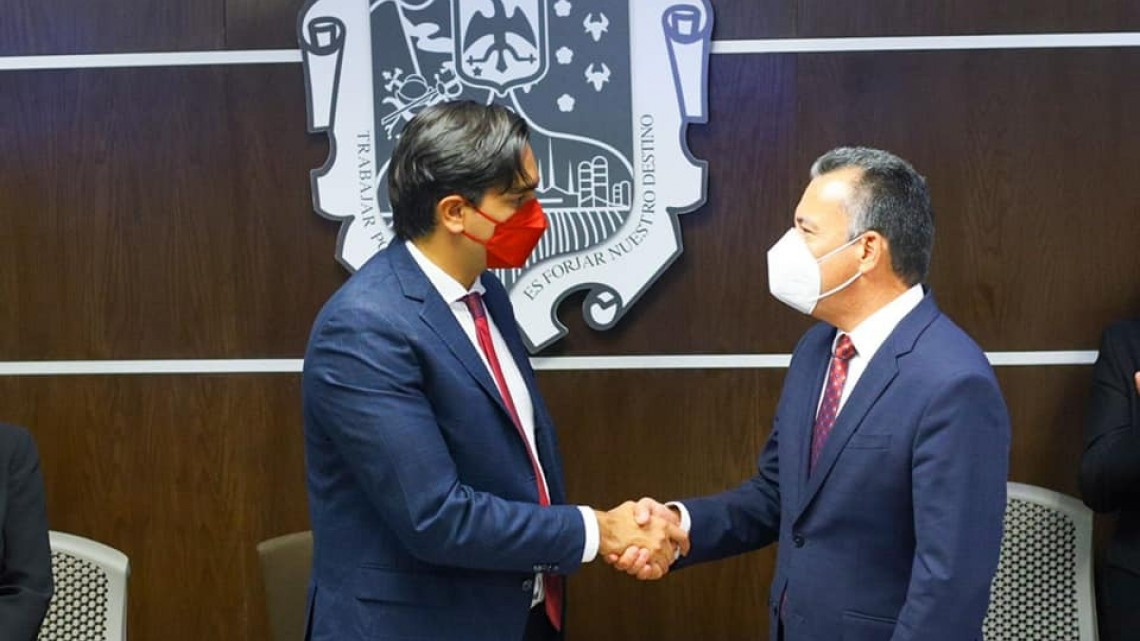 Entrega nombramientos alcalde Carlos Peña Ortiz 