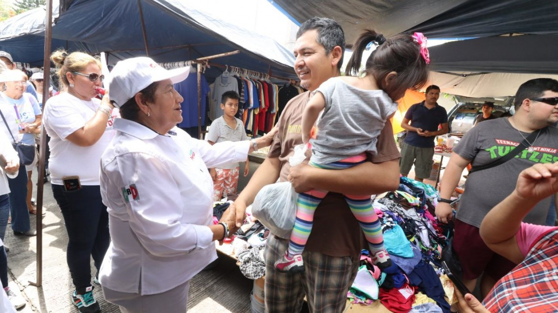 Refrenda Magda Peraza apoyo a comerciantes sobre ruedas 