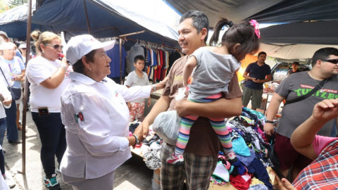 Refrenda Magda Peraza apoyo a comerciantes sobre ruedas 