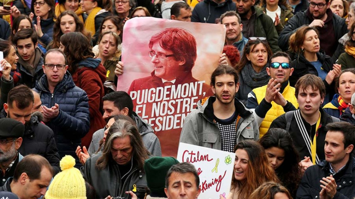 Protestan ante detención de Puigdemont