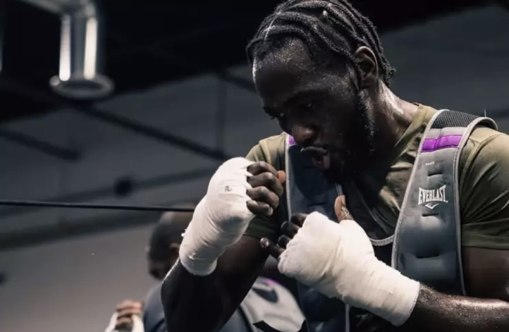 Terence Crawford se retira invicto tras 17 años de carrera y 42 victorias