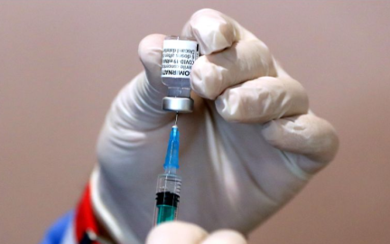 Eleva Gran Bretaña nivel de amenaza del coronavirus por Ómicron