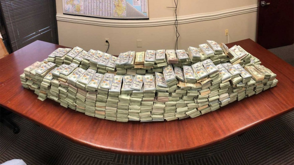 Detienen camión, llevaba 3 mdd en barriles con carne de puerco