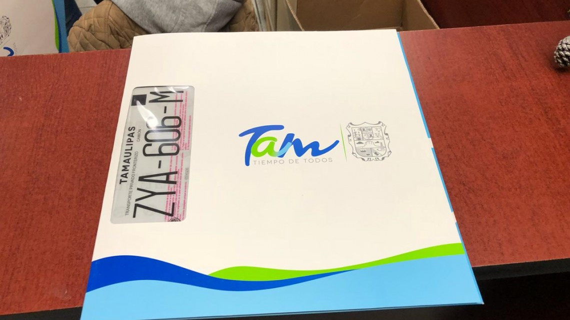 Largas filas en la fiscal para trámite de placas nuevas