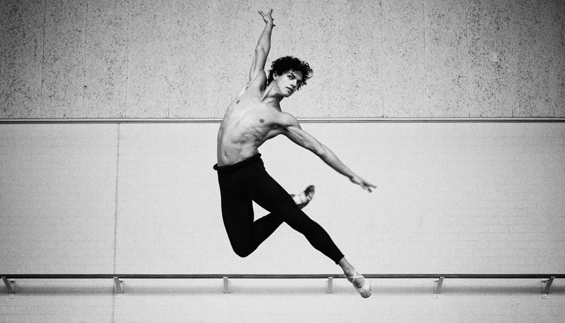 El mexicano Isaac Hernández gana el 'Oscar del ballet'