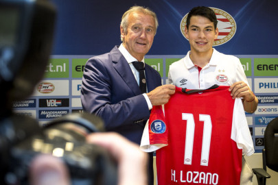 Talento de Chucky Lozano despierta el interés del Arsenal 