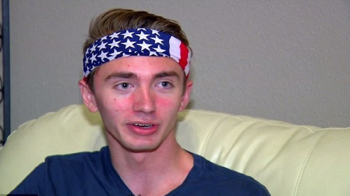 Hombre agrede a chico por gorra en apoyo a Trump