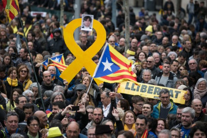España indulta a los líderes independentistas catalanes presos