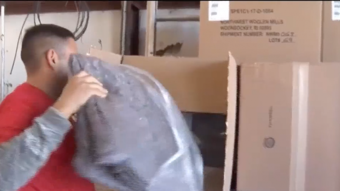 Por bajas temperatura entregan cobijas a familias de La Joya y La Havana