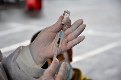 FDA autoriza segunda dosis de refuerzo de la vacuna contra el covid-19