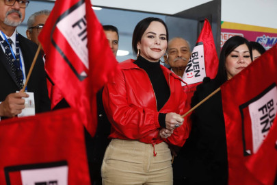 Inaugura Alcaldesa Carmen Lilia Canturosas semana del Buen Fin, invita a consumir local 