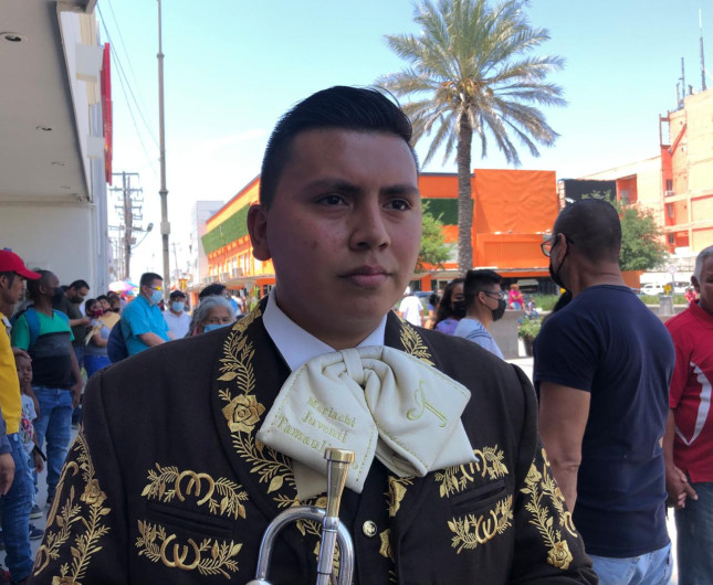 Piden apoyo para integrantes de Mariachi que sufrieron accidente 