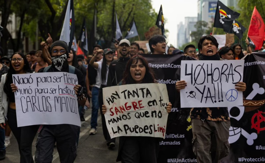 ‘Generación Z’ marcha entre denuncias de represión y choques con seguridad