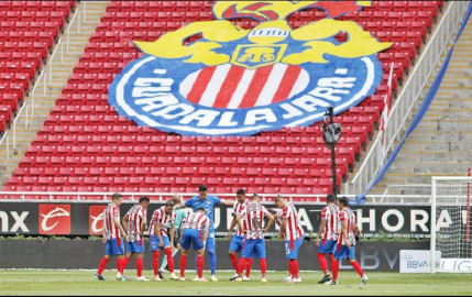 Confirman tres casos de Covid-19 en jugadores del Chivas