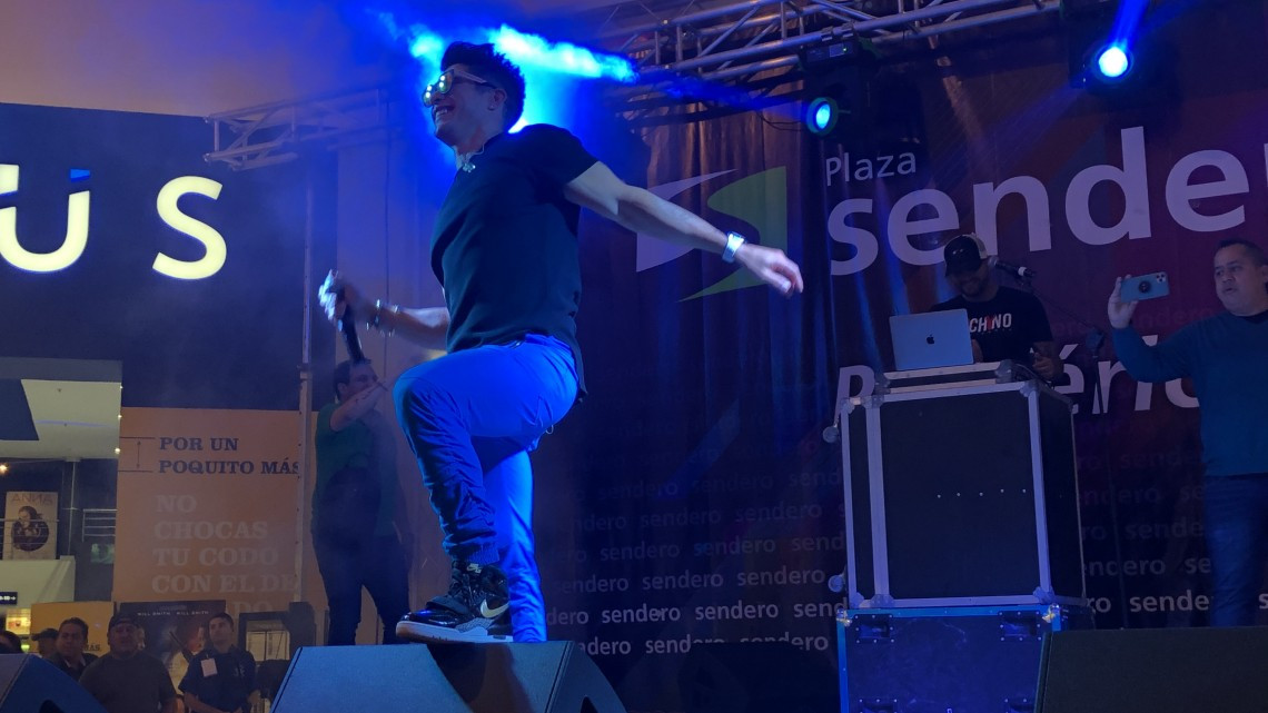Chyno Miranda enloquece a sus fans reynosenses