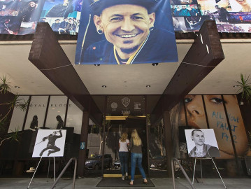 Despiden a Chester Bennington en funeral privado