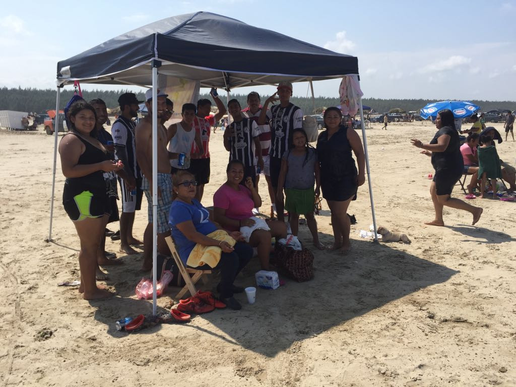 Preparan la playa para periodo vacacional