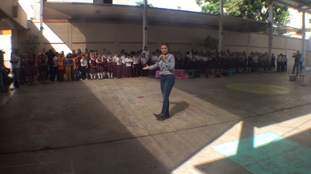 Inauguran techumbre en primaria de Madero