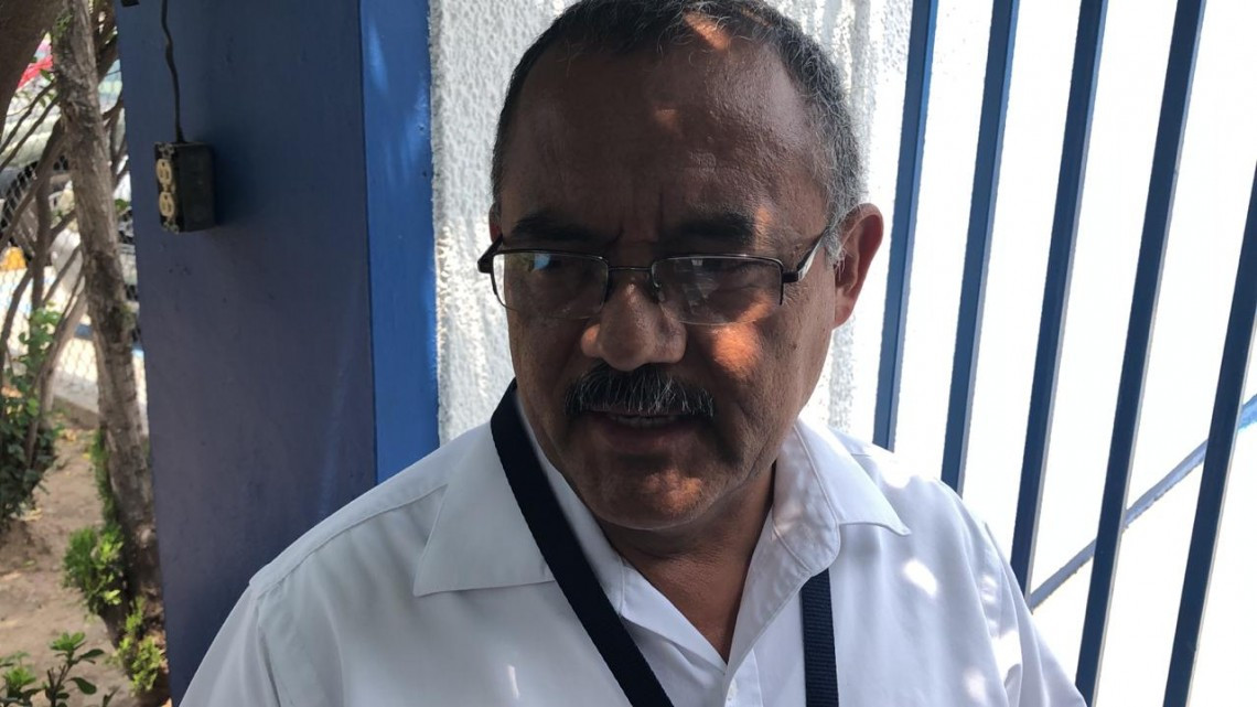 Instalan equipo para controlar el ingreso de alumnos