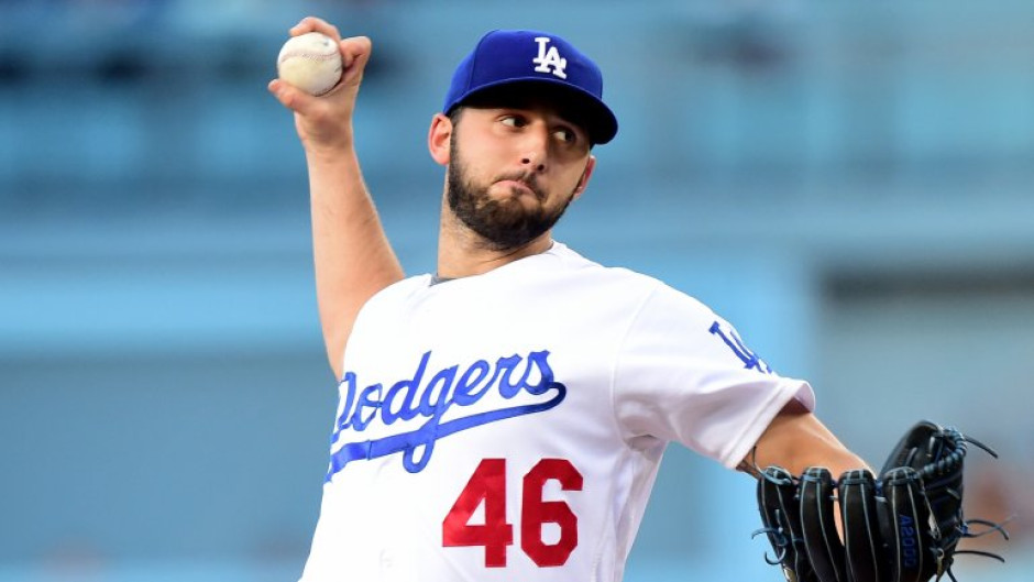 Mike Bolsinger demanda a Astros