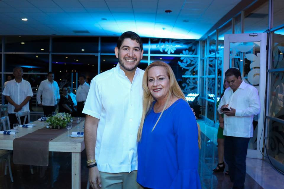 Alcaldesa sostiene reunión con el Secretario de Educación
