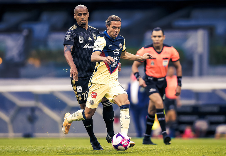 América golea a Tigres en el Azteca