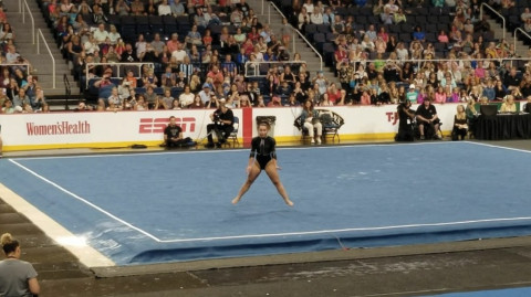  ¡Lo vuelve a hacer! La Gimnasta Katelyn Ohashi obtiene 10 en su rutina