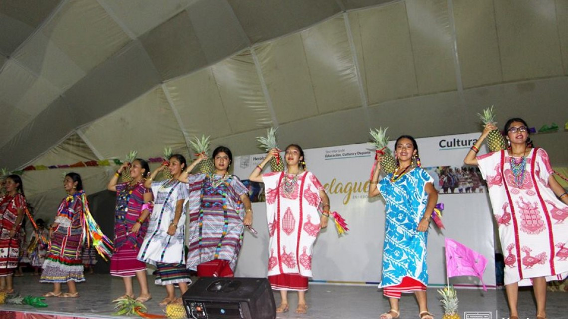 Llevan a cabo "Guelaguetza" en Matamoros