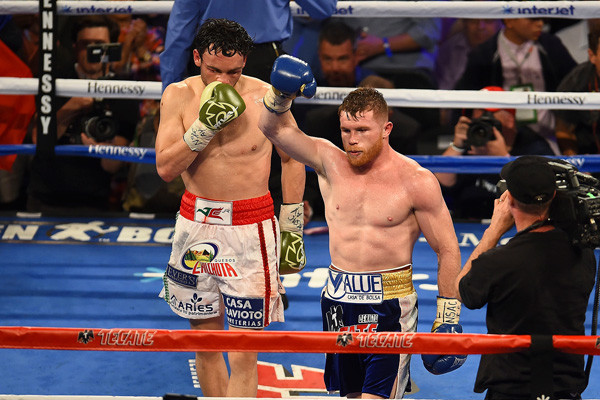 Decisión unánime de jueces da victoria a "Canelo" frente a  Chávez Jr