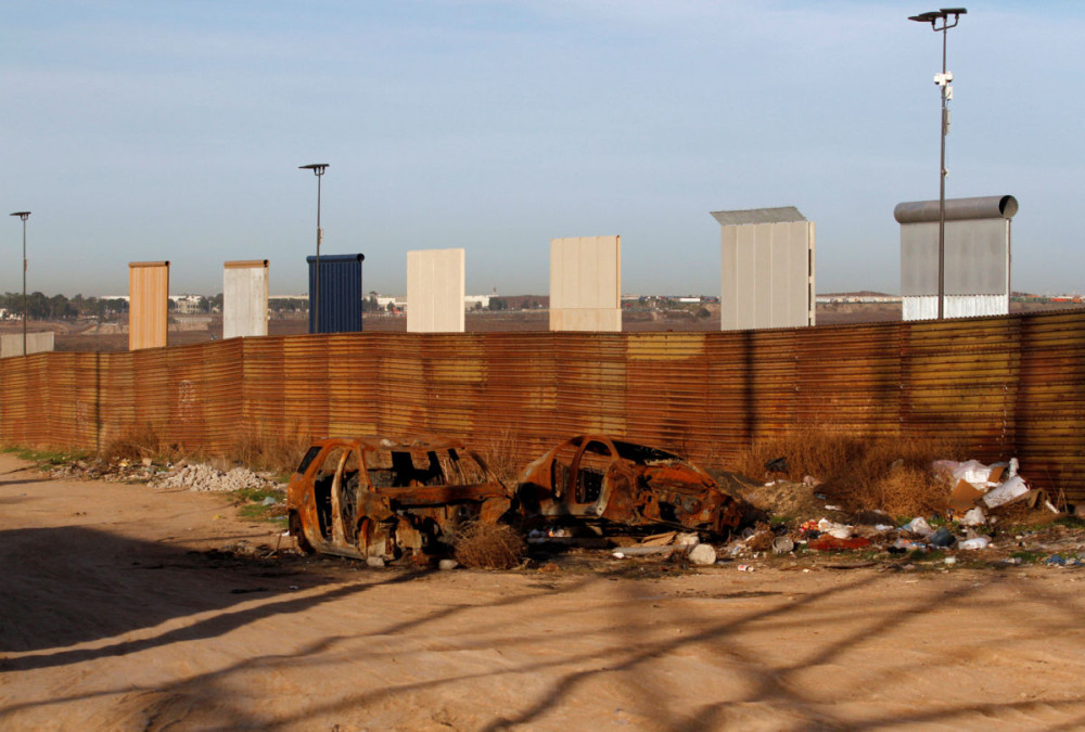 Trump visitará en California prototipos de muro fronterizo: WP