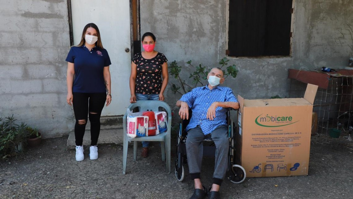 DIF Altamira entrega apoyos a personas vulnerables en el ejido Mata del Abra