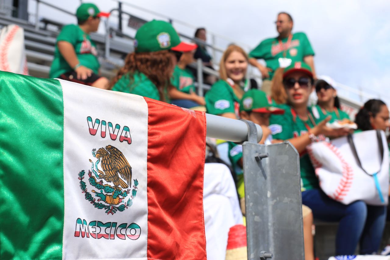 Confían familias en el triunfo de México