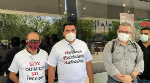 Demandan químicos mejores salarios