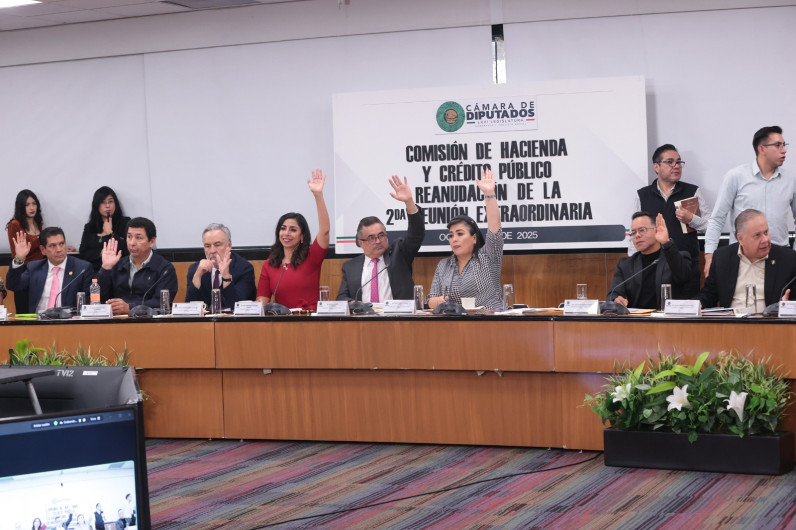 Comisión de Hacienda aprueba impuestos a tabaco, bebidas azucaradas y videojuegos 