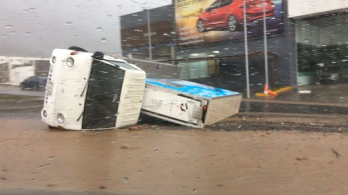 Dejan lluvias diversas afectaciones en Nuevo León