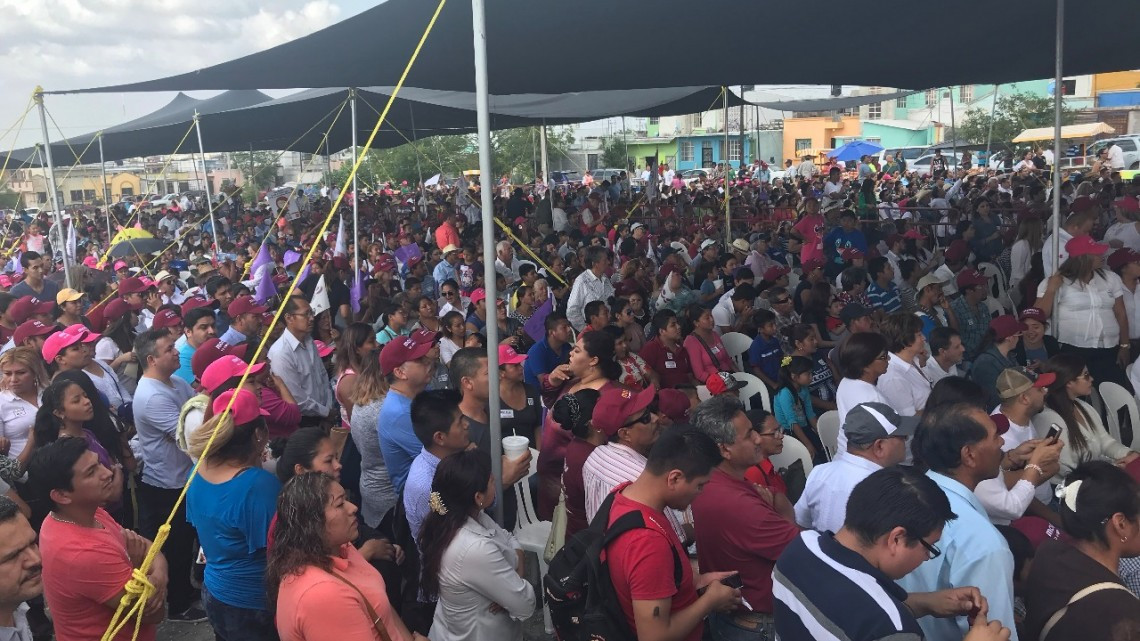 Promete López Obrador mayores oportunidades laborales y de educación para los jóvenes