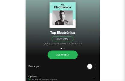 Daniel Bautista en la portada como Mr. Pig