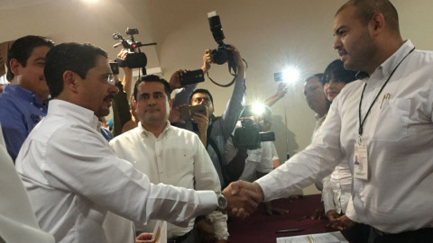 Andrés Zorilla se registra como candidato a alcalde