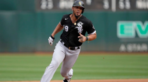 José Abreu firma con los Astros de Houston