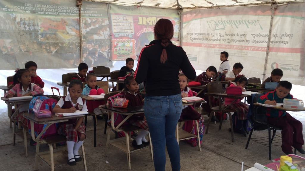 Contratan personal para apoyar en labores educativas