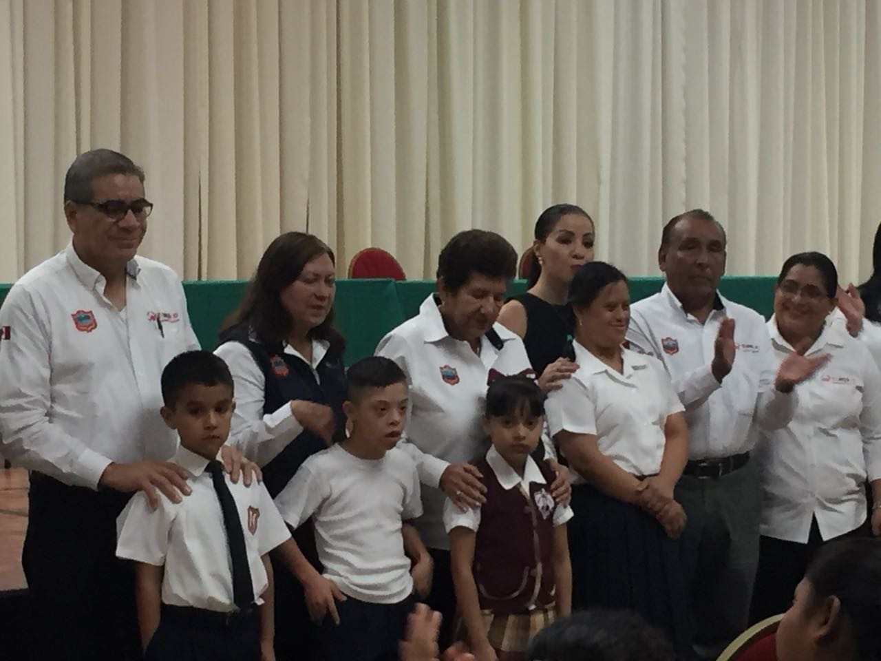 Entregan becas a alumnos destacados de Tampico